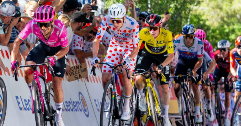 Pogacar et Vingegaard en duel au Tourmalet lors du Tour de France 2026