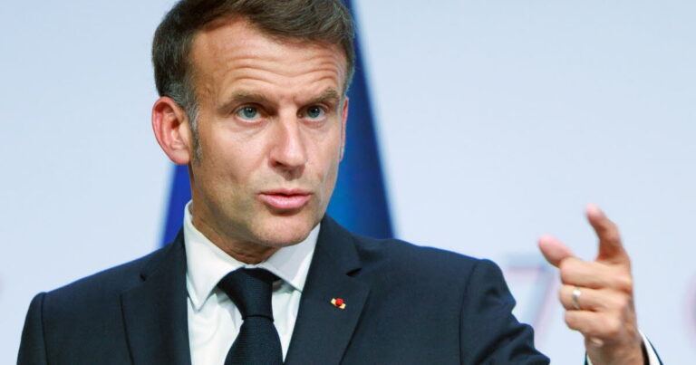 Emmanuel Macron évoque le Critérium du Dauphiné lors de l’annonce du Tour de France 2026.