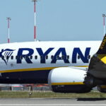 Un hublot se détache en vol sur un vol Ryanair, un passager faillit être aspiré dehors