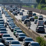 Plus de 900 km de bouchons signalés en France en raison du départ en vacances sous canicule.