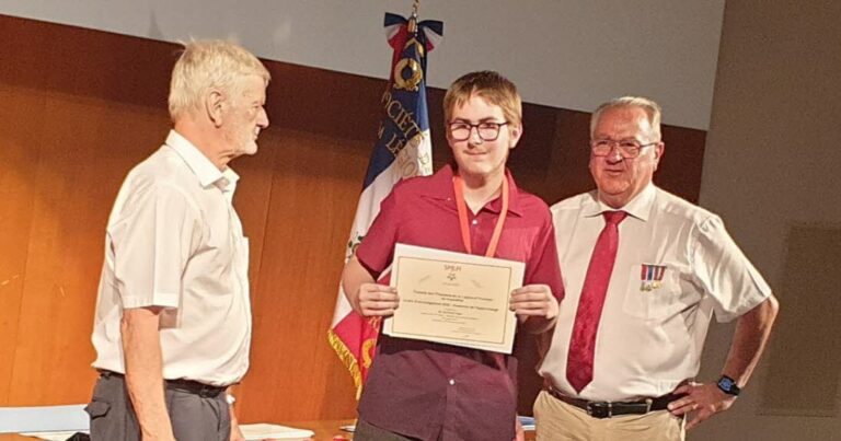 Théo Dietrich reçoit le Prix des apprentis de la Légion d’honneur à Thann.