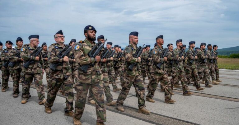 Les aviateurs de la base aérienne du Mont-Verdun défileront à Paris pour le 14-Juillet.