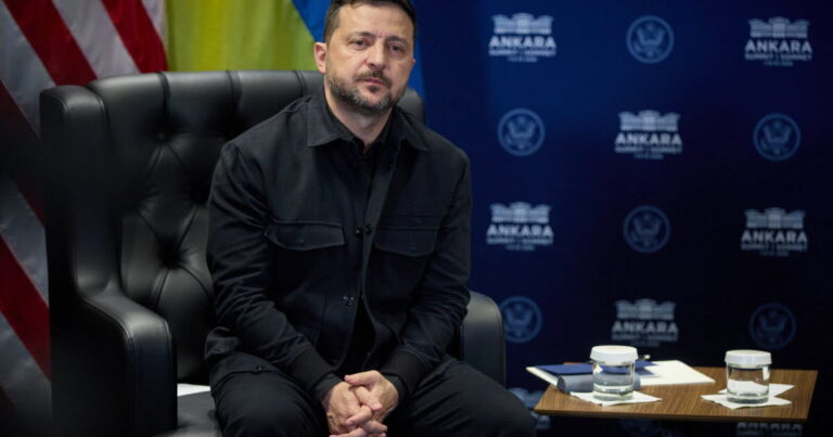 Zelensky remanie son gouvernement et annonce le départ de la Première ministre en Ukraine.