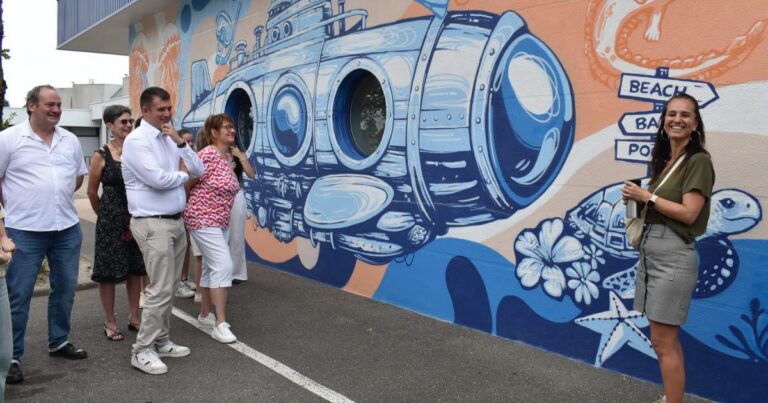 Fresque réalisée par des élèves de la cité scolaire André-Maurois à la piscine de Bischwiller.