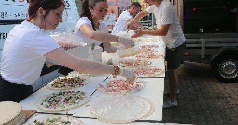 Fête des Schnackers à Rosheim : les spécialités à l’escargot attirent de nombreux visiteurs.