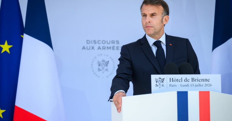 Macron annonce un réarmement lors du défilé du 14-Juillet, soulignant les enjeux de défense.
