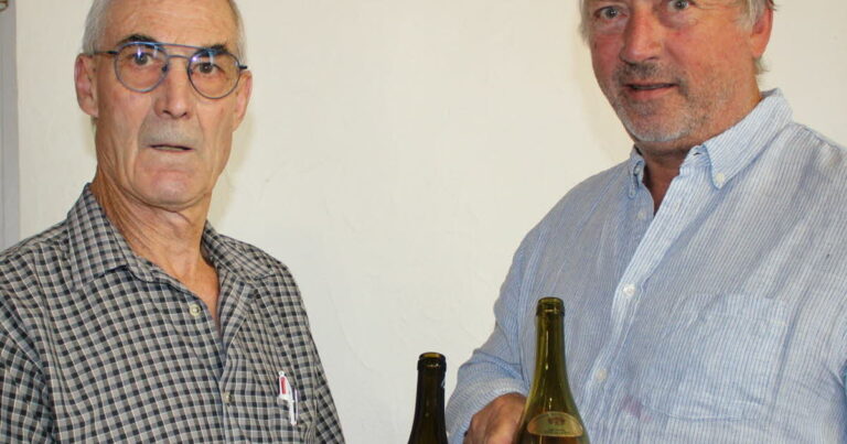 Les Compagnons du Beaujolais désignent leurs vins d’excellence à Belleville-en-Beaujolais.