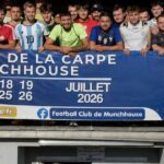 Fête de la carpe frite à Munchhouse attire des milliers de visiteurs et soutient l&rsquo;économie locale.