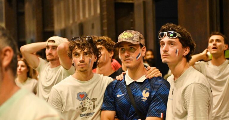Coupe du monde 2026 : Les Bleus éliminés après une performance décevante.