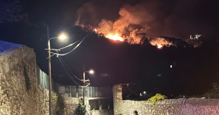 Incendie d’une habitation à La Voulte-sur-Rhône, intervention d’un forcené armé en cours.