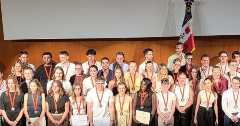 Remise des prix de l’apprentissage par les membres de la Légion d’honneur d’Alsace à Strasbourg