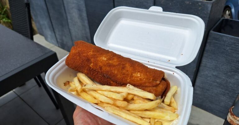 Schiltigheim : le tacos kebab pané soulève des interrogations sur sa popularité.
