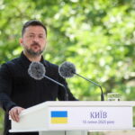 Zelensky envisage un remaniement militaire face à la pression populaire en Ukraine.