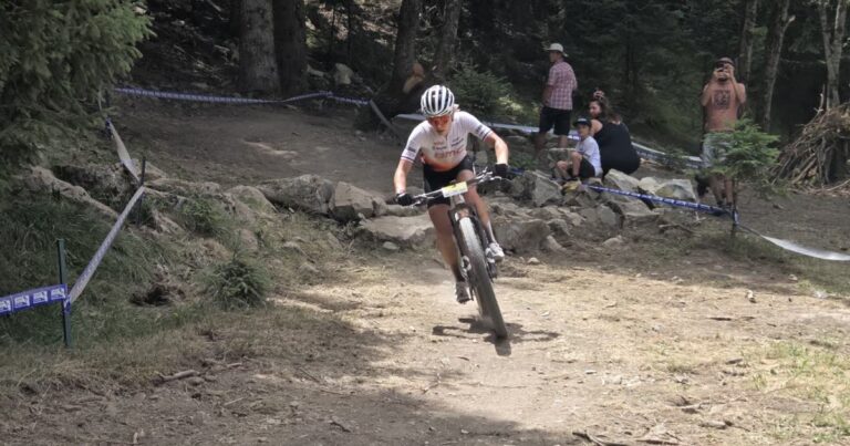 Loana Lecomte remporte son cinquième titre national de VTT à Superdévoluy.