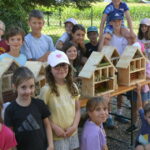 Hartmannswiller : Les enfants créent des maisons à insectes lors des animations d&rsquo;été.