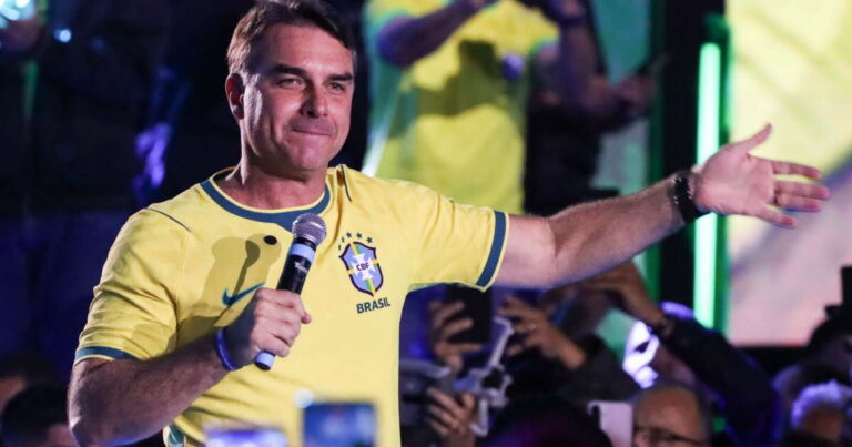 Brésil : Flavio Bolsonaro, fils de l’ex-président, entre en lice pour la présidentielle ce samedi.