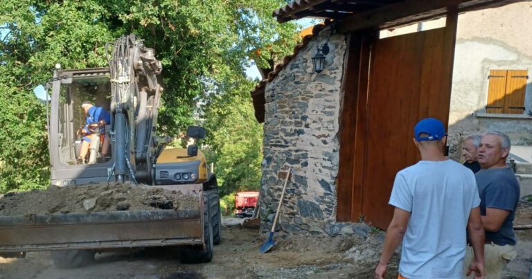 Travaux de voirie lancés à Aveize pour améliorer la circulation routière.