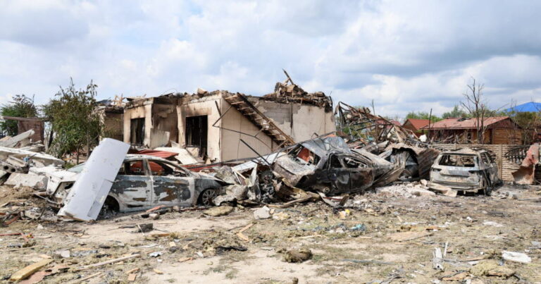 Six morts dans des zones occupées d’Ukraine et un village russe frontalier