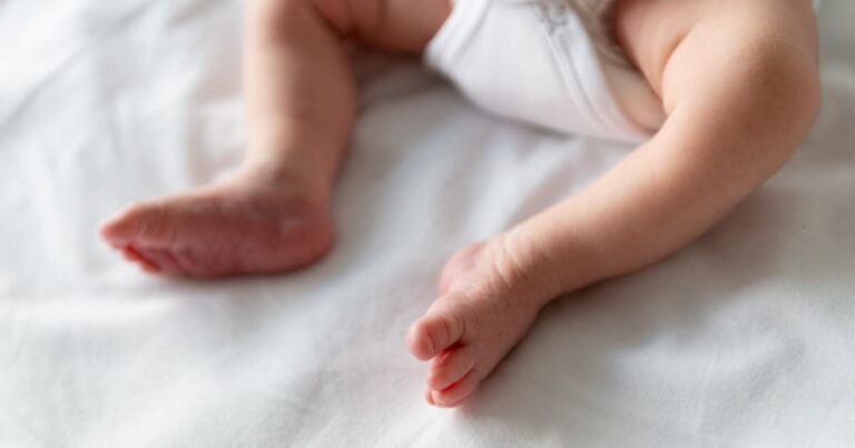 Choisir le nom de famille de son enfant : témoignages de parents en France sur les difficultés rencontrées