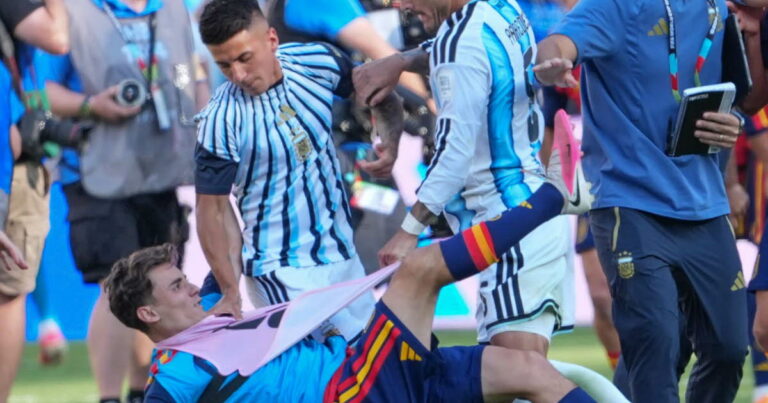 La FIFA ouvre une procédure disciplinaire contre l’Argentine pour racisme et violences.