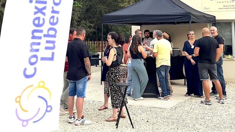Apéro connexions : acteurs économiques échangent à La Tour-d’Aigues sur les enjeux locaux.