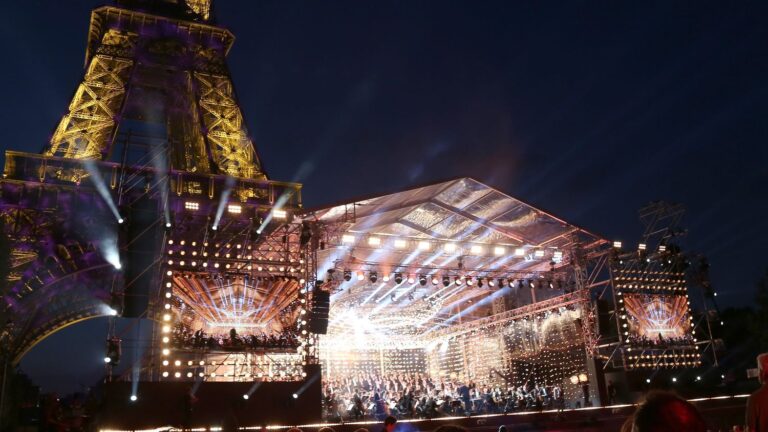 Concert sur le Champ-de-Mars à Paris décalé en raison de la canicule.