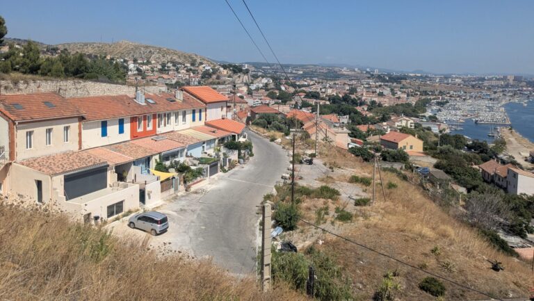 Pollution des sols à l’Estaque dépasse les seuils de risques sanitaires établis.