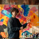 Lorenzo Giannini, artiste moderne italien, suscite un intérêt croissant dans le milieu artistique.