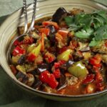 Recette d&rsquo;ajapsandali, ragoût géorgien de légumes, à découvrir pour un repas traditionnel.