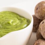 Recette des papas arrugadas des Canaries accompagnées de sauce mojo verde