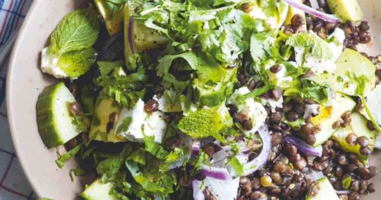 Salade de lentilles, concombre et feta : une recette saine et rapide à préparer