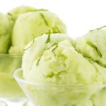 Recette de sorbet au melon canari : préparation simple et rafraîchissante pour l&rsquo;été.