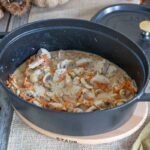 Sauté de dinde aux légumes d’automne avec sauce crémeuse à la moutarde et estragon