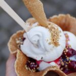 Recette de sundae au yaourt et fruits d&rsquo;été : une option saine pour l&rsquo;été.