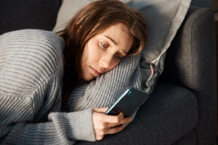 Un jeune Francilien sur deux renonce à se nourrir ou à se soigner, selon une étude.