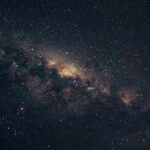 Un grand anneau de galaxies défie la limite théorique de taille de l’univers, sans explication.