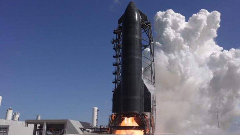 SpaceX réussit un test statique des moteurs du Starship avant le vol 13.