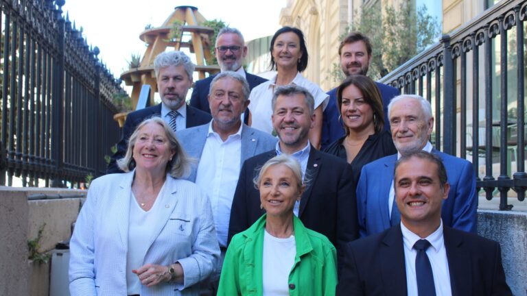 Recyclage d’anciens élus LR par le RN pour les sénatoriales suscite des tensions.
