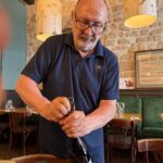 Gilles Pudlowski analyse la gastronomie française face aux défis du secteur alimentaire.
