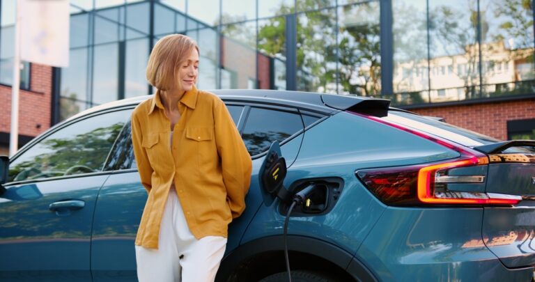 Villes côtières adaptées aux vacances en voiture électrique en France : top 10 à considérer