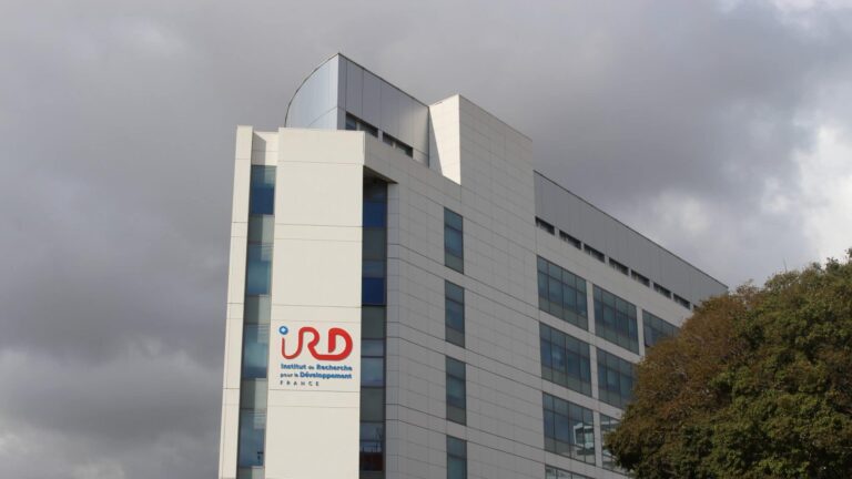 L’Institut de recherche pour le développement de Marseille redoute une absorption imminente.