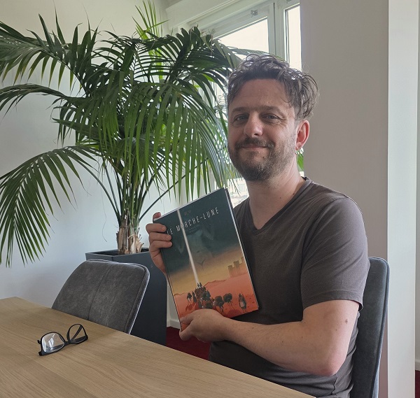 Simon Spruyt explore les méthodes de travail dans le secteur de l’éducation en Belgique.