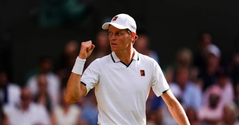 Sinner élimine Djokovic et accède à la finale de Wimbledon.
