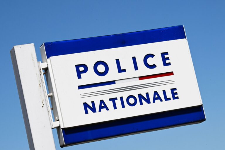 Rhône : un homme évite la prison après avoir agressé trois policiers.