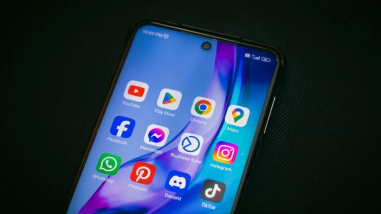 Android 17 : deux failles découvertes par une IA permettent le contrôle total des smartphones.