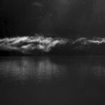 Mathieu Chaze explore le ruisseau comme symbole de continuité et de résilience.