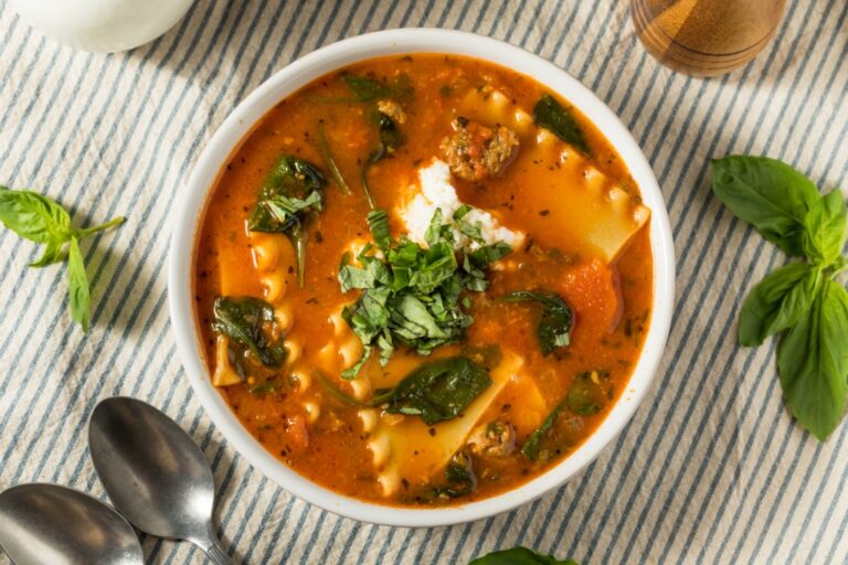 Recette de soupe de lasagne maison : un plat réconfortant apprécié en Italie.