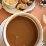 Gilles Pudlowski analyse la gastronomie française et ses évolutions contemporaines.