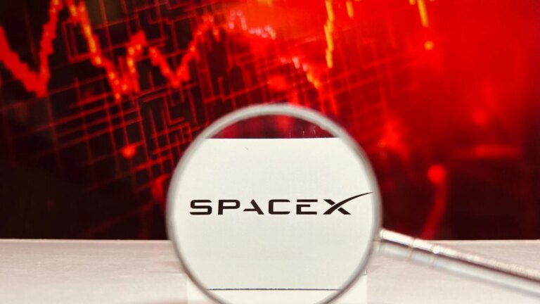 Chute de SpaceX en Bourse : les investisseurs expriment leur détresse face aux pertes.