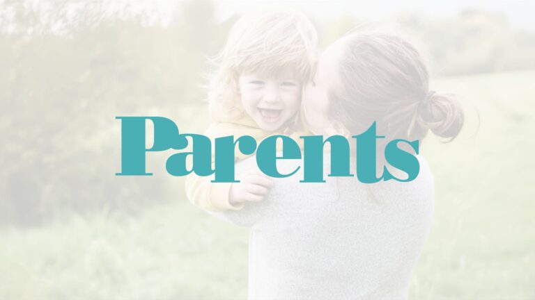 La relation entre un enfant et son grand-parent influence le développement social en France.